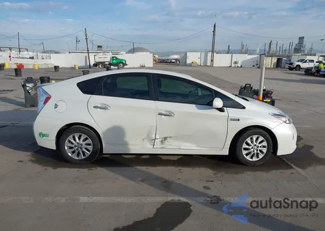2014 Toyota Prius Plug-In из США, поврежденный, VIN JTDKN3DP8E3055532